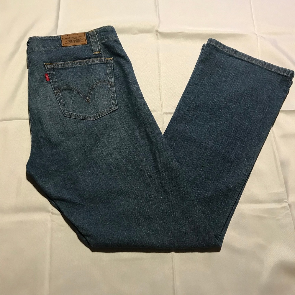 Levi's | Medium Wash 525 Boot Cut Jeans Size 10 M